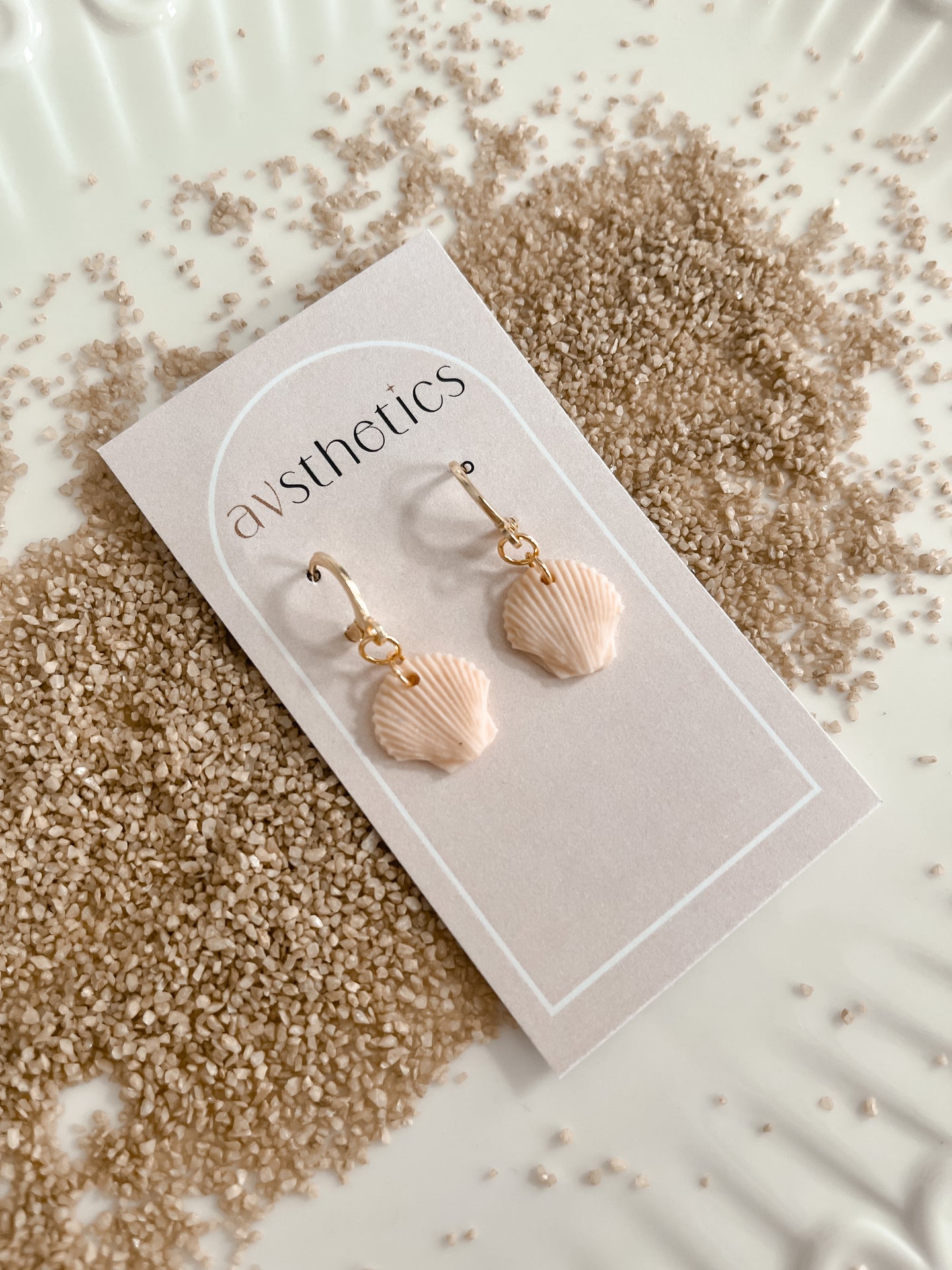 Shell Huggy Hoops - Pink